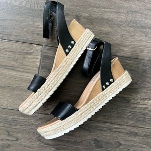 Steve Madyn Black Ratan Wedge Sandals size 8.5